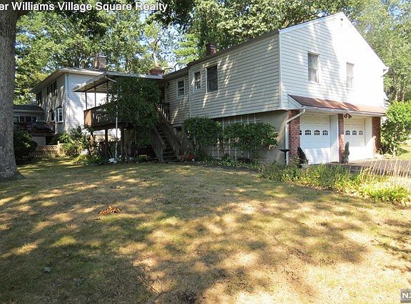 2nd image of 29 Balfour Ln