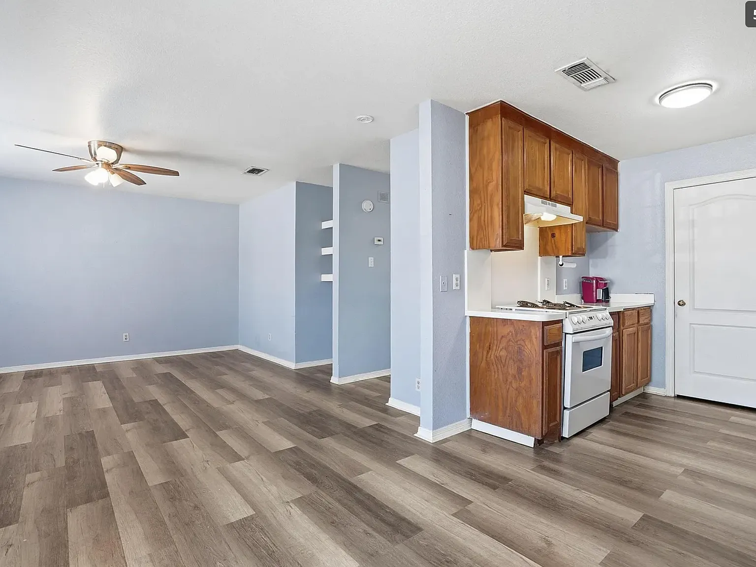 611 Race St — Photo 2
