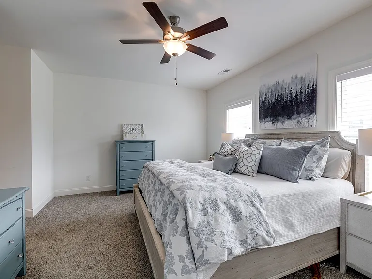 621 Thetford Aly — Photo 15