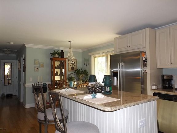 5th image of 337 NE 60th St