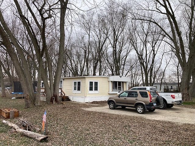 2nd image of 1055 W Main St