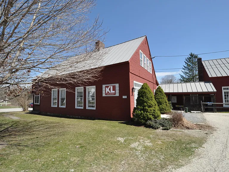 7190 Main St — Photo 3