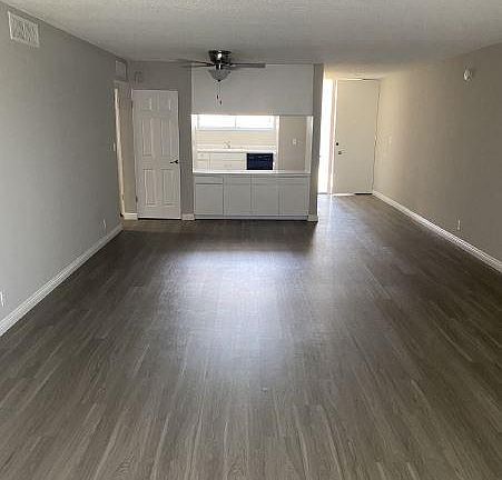 4th image of 1155 E Del Mar Blvd #315