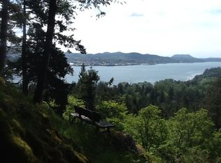 7033 Holiday Blvd, Anacortes, WA 98221