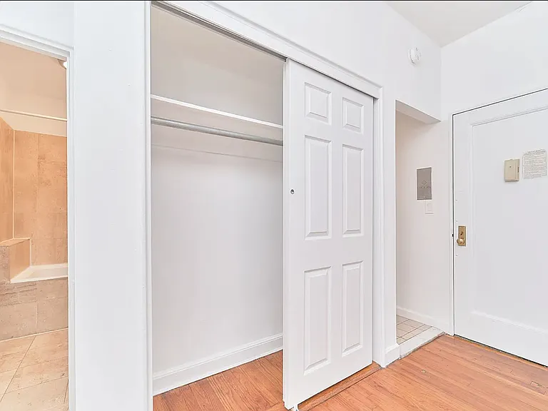 402 W 45th St #3D — Photo 7