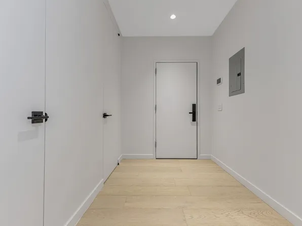 453 Hudson Street image 8 of 8