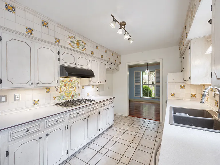 1404 Seminole Dr — Photo 14