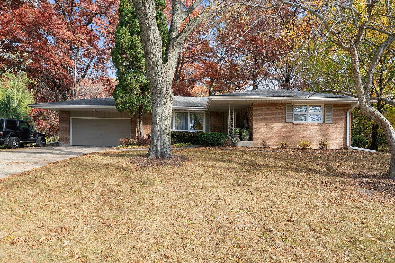 6342 Columbine Blvd photo 1