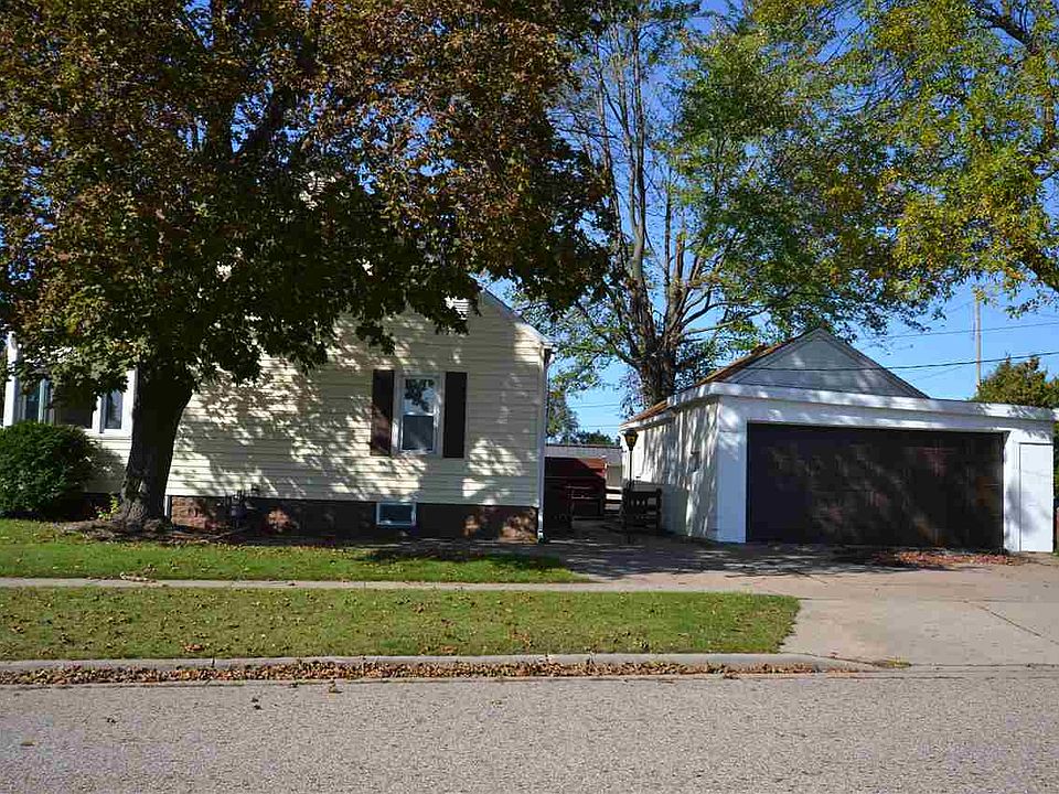 1st image of 1810 W Grand Avenue