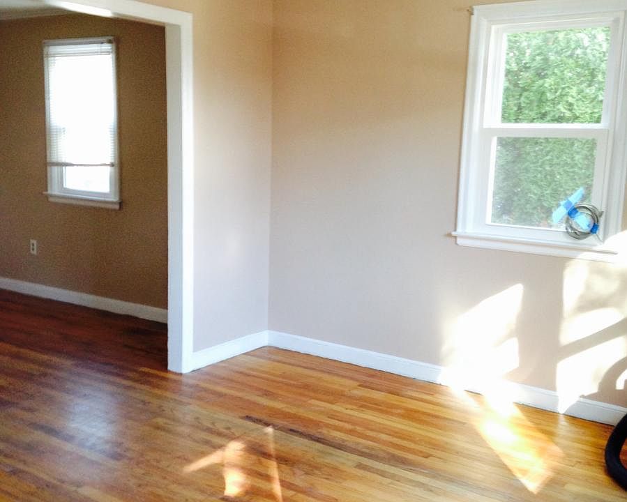 2nd image of 104 Elaine Rd