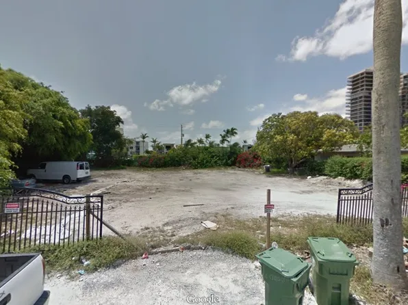 1120 N Venetian Dr, Miami Beach, FL 33139
