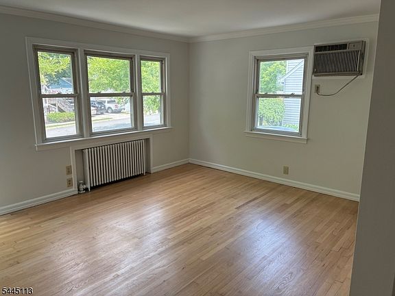 5th image of 151 Conover Ave