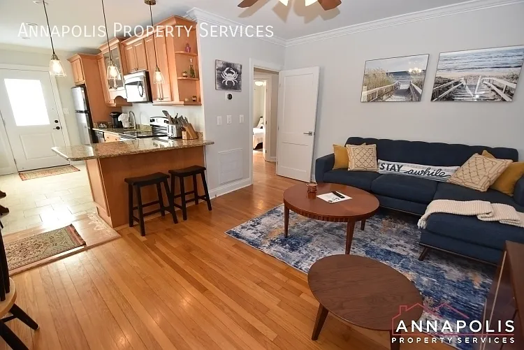 1329 Washington Dr — Photo 6