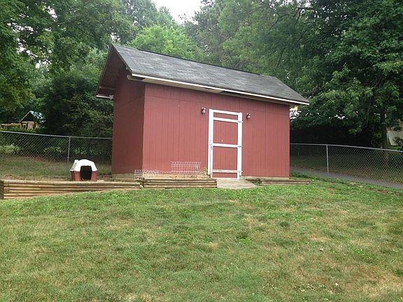 5th image of 1112 Thrush Ln