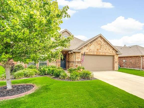 2nd image of 117 Lacy Oak Ln