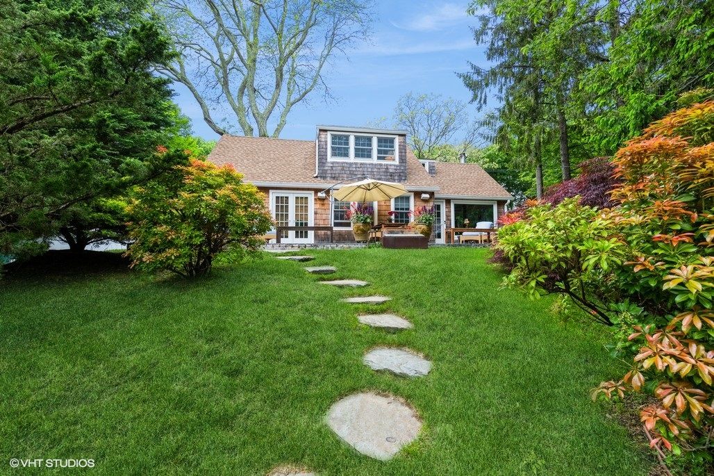  Looking up at the home