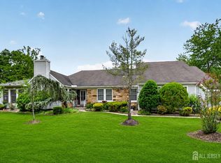 11 Canterbury Dr, Monroe Township, NJ 08831