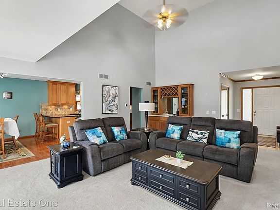 4th image of 2102 Tuscany Dr