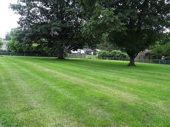 3rd image of 1814 Oakwood Ave