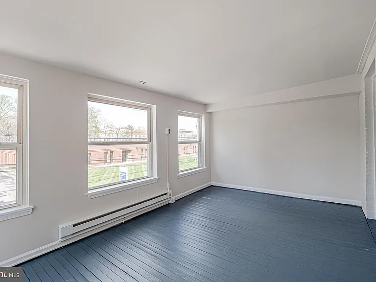 521 Maple Ave — Photo 16