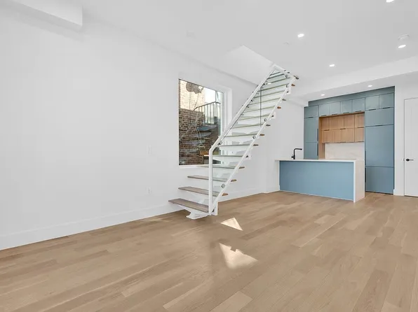 97 Seigel St #4B, Brooklyn, NY 11206