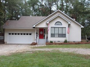 200 N Lake Dr, Sandersville, GA 31082