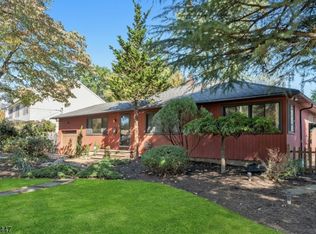 192 Valley Rd, River Edge, NJ 07661