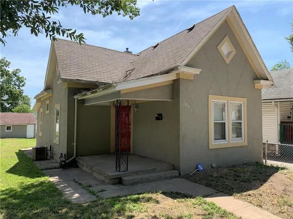 1651 Winchester Ave, Kansas City, MO 64126