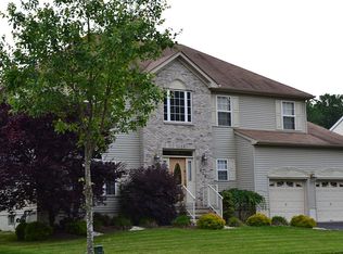 229 Oak Creek Cir, East Windsor, NJ 08520