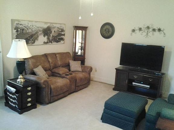 4th image of 1849 Manor Ct
