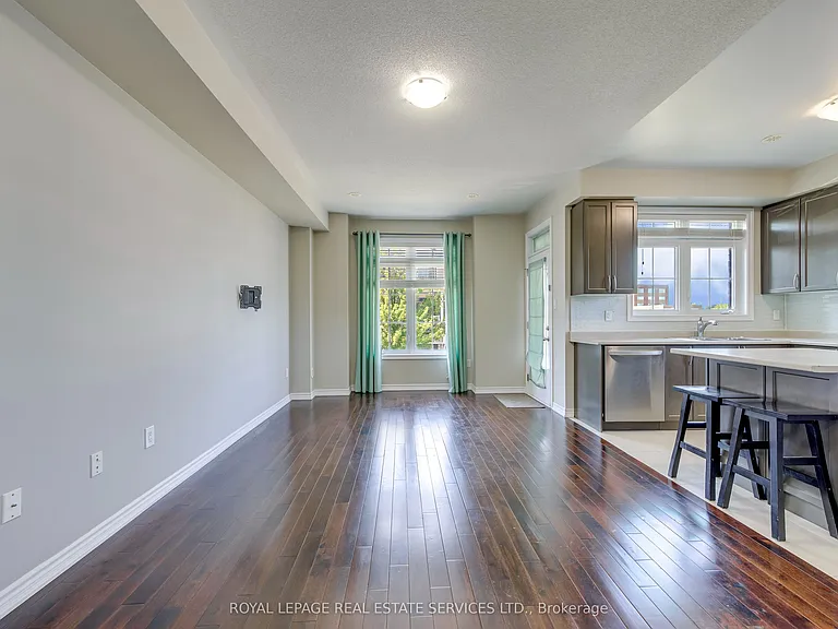 2435 Greenwich Dr #35 — Photo 12