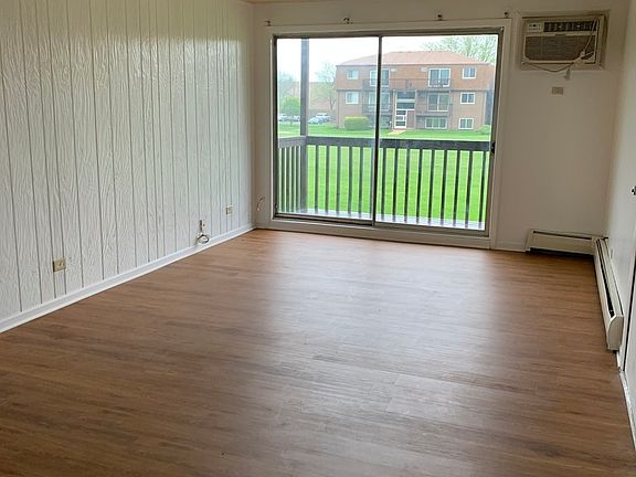 2nd image of 119 Boardwalk St Unit 1E