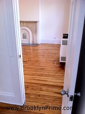 Rented by Brooklyn Real Estate Services | media 40