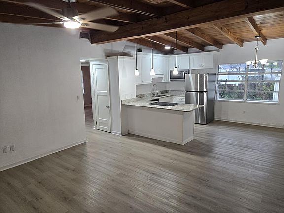 4th image of 200 Albert Ave #A
