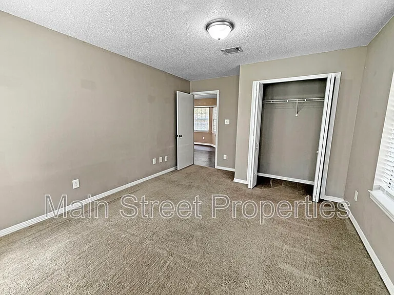 7524 Sandy Creek Dr — Photo 10