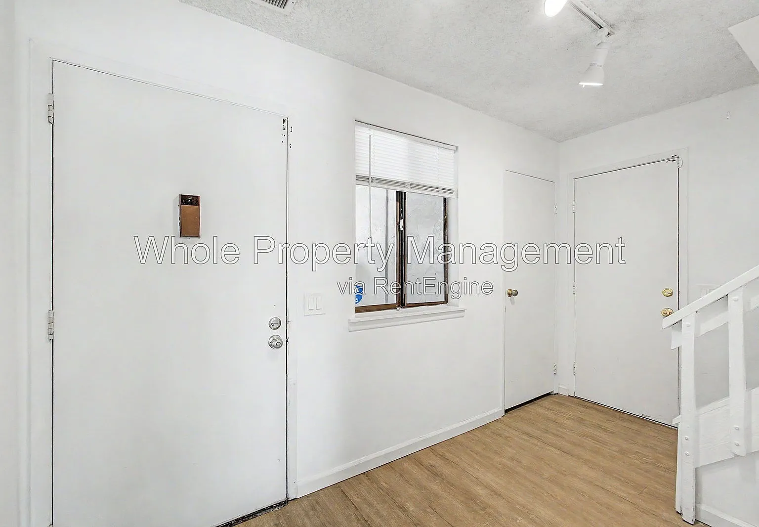 3 bed, 2.5 bath, 1334 sqft, $2,400 — Photo 3