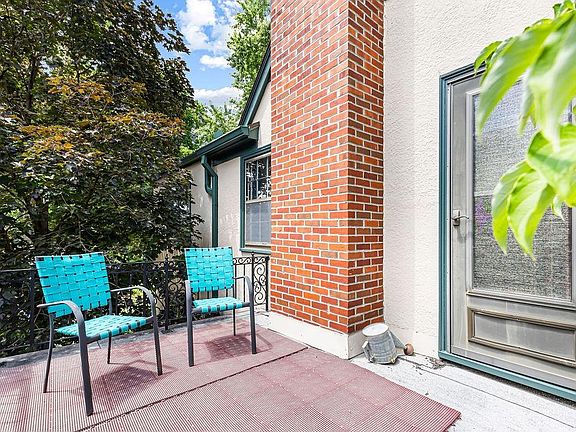 5th image of 1012 Ashland Ct