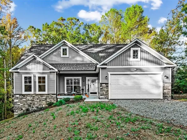 5509 Coach Four Ln, Woodford, VA 22580