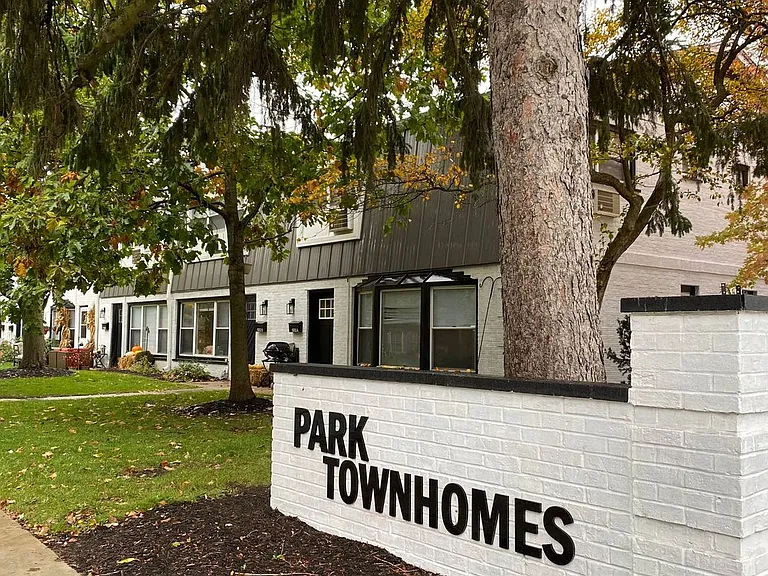 Park Townhomes of Highland Park — Photo 24