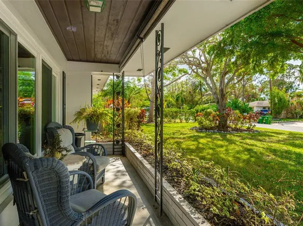 4820 Remington Dr, Sarasota, FL 34234