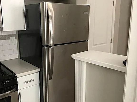 3rd image of 804 N 16th St Floor 1
