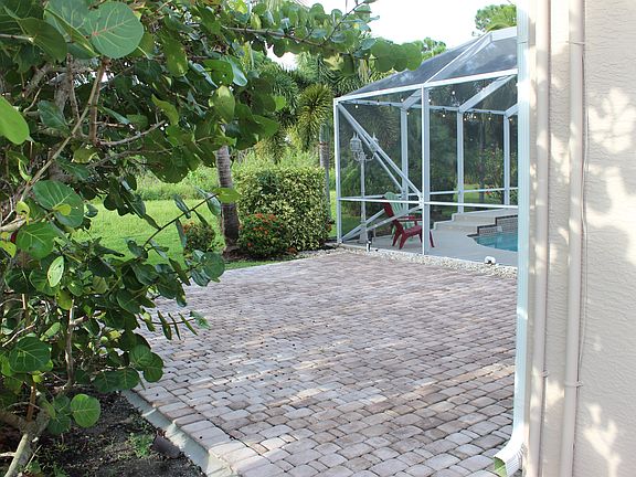 4th image of 525 NW Pine Sap Pl
