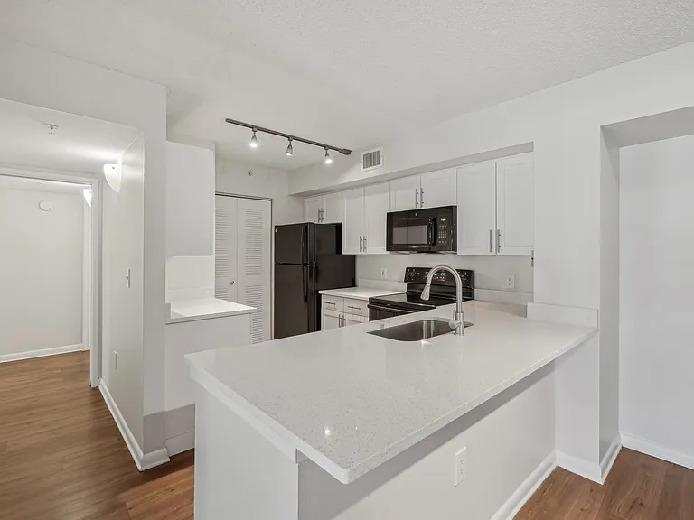 Coquina Cove Apartments — Photo 31
