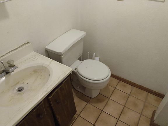 2nd image of 719 E University Ave #4