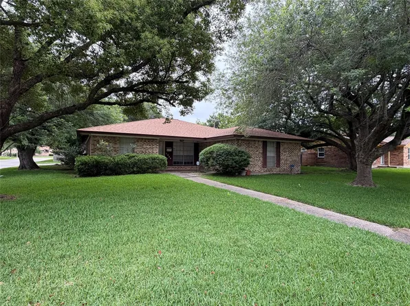 1406 N Dakota St, Baytown, TX 77520