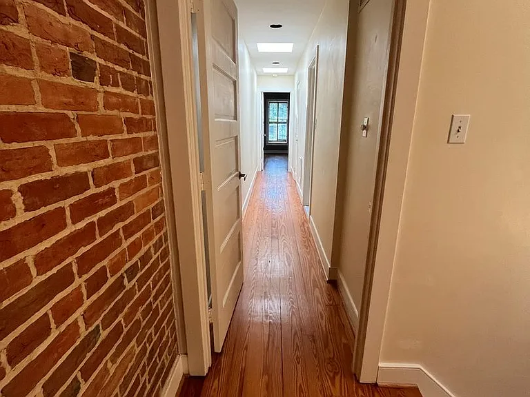 126 N Payne St — Photo 10