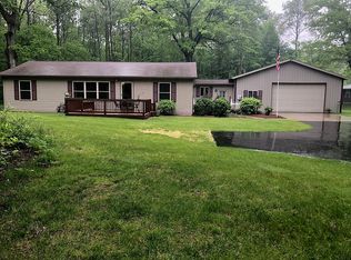 726 E Surrey Rd, Farwell, MI 48622