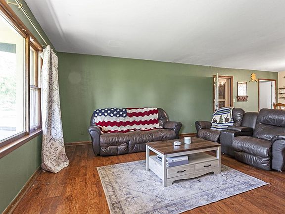 2nd image of 891 E Daffodil LANE