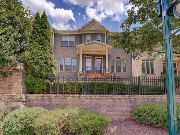 421 Alderwood St, Sandy Springs, GA 30328