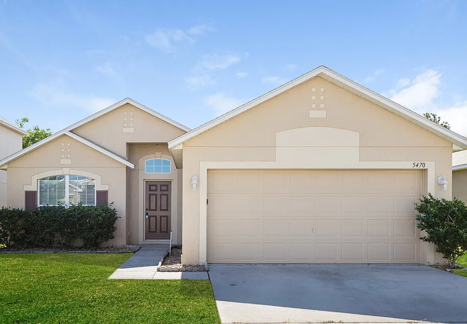 5470 Silver Thistle Ln